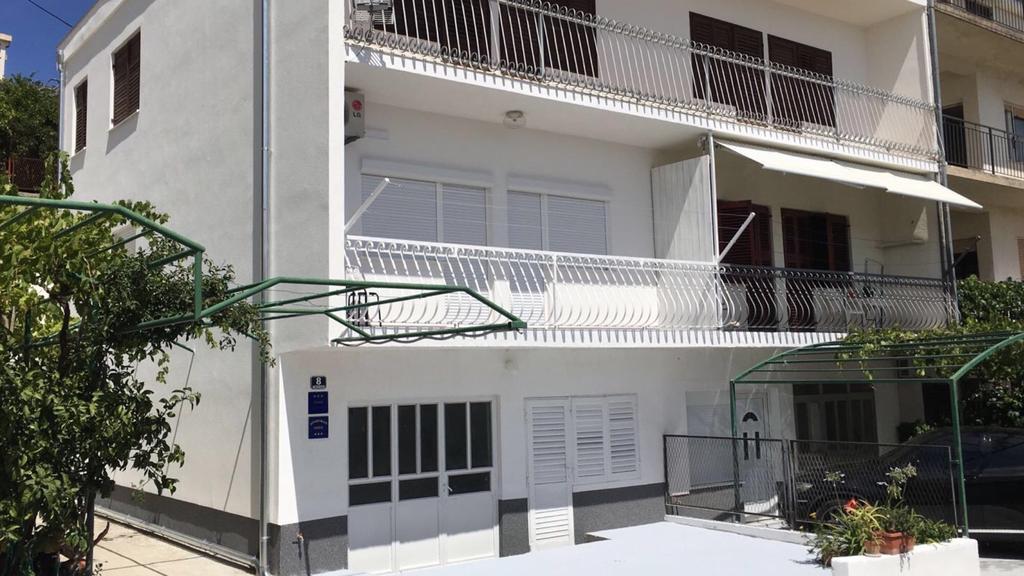 Apartment Satus Подстрана Экстерьер фото